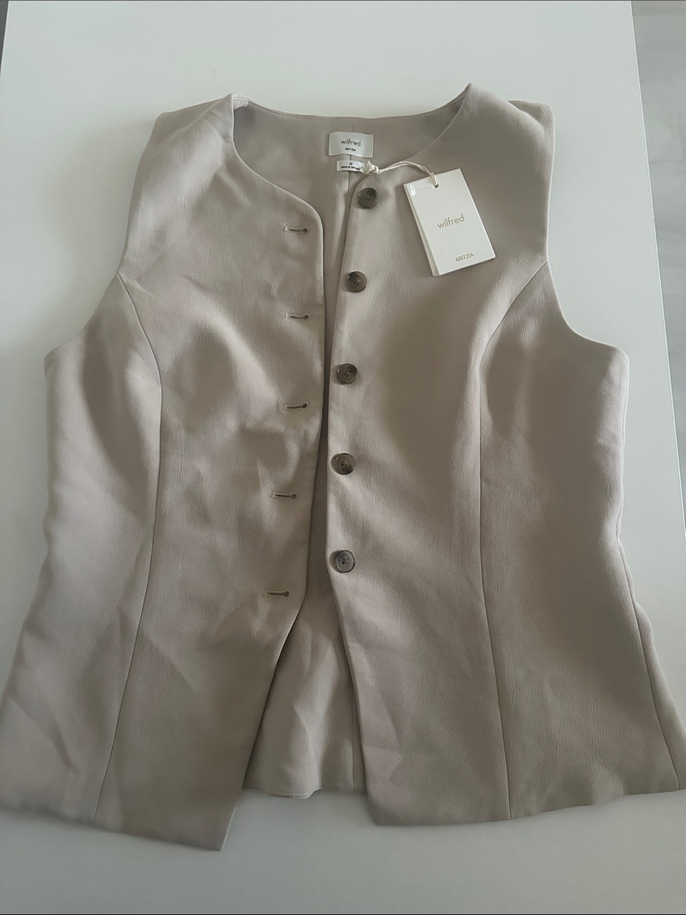Aritzia Wilfred Sleeveless Button-Down Top in Light Taupe